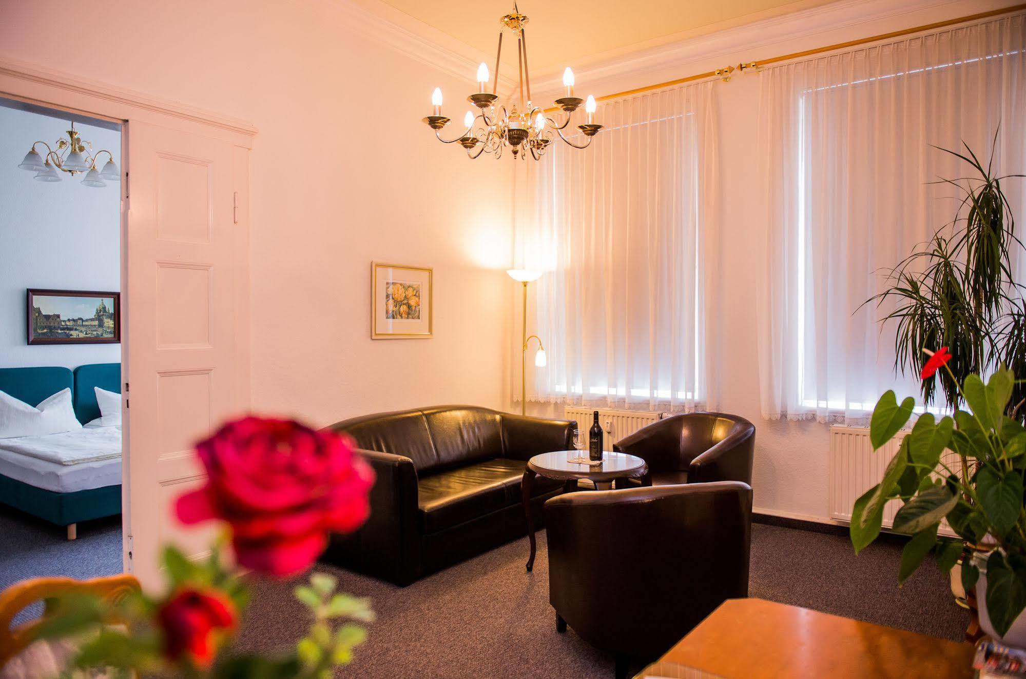 Apartmenthaus Stadt Metz Dresde Extérieur photo